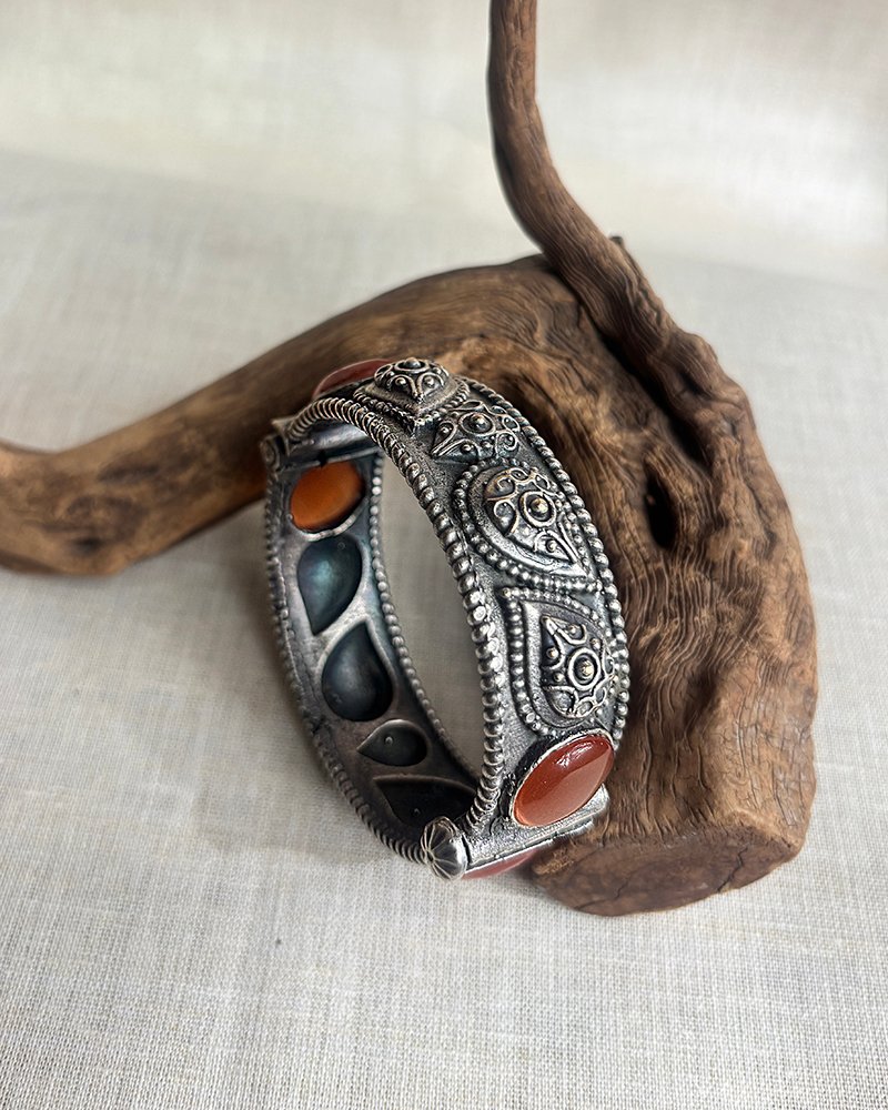 Orange stone kada single piece