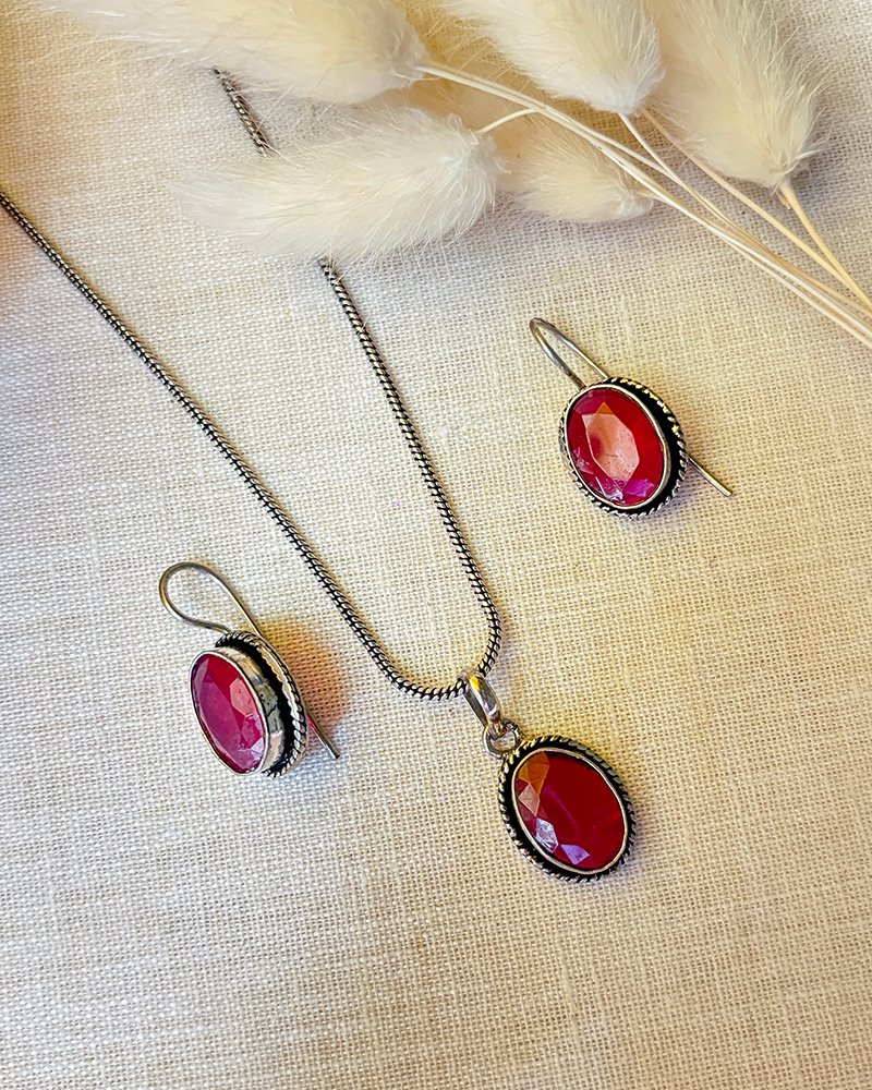 Red stone pendant set - Image 3