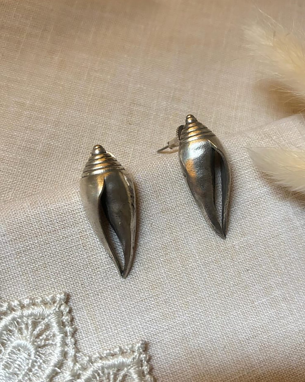 Shankh Studs