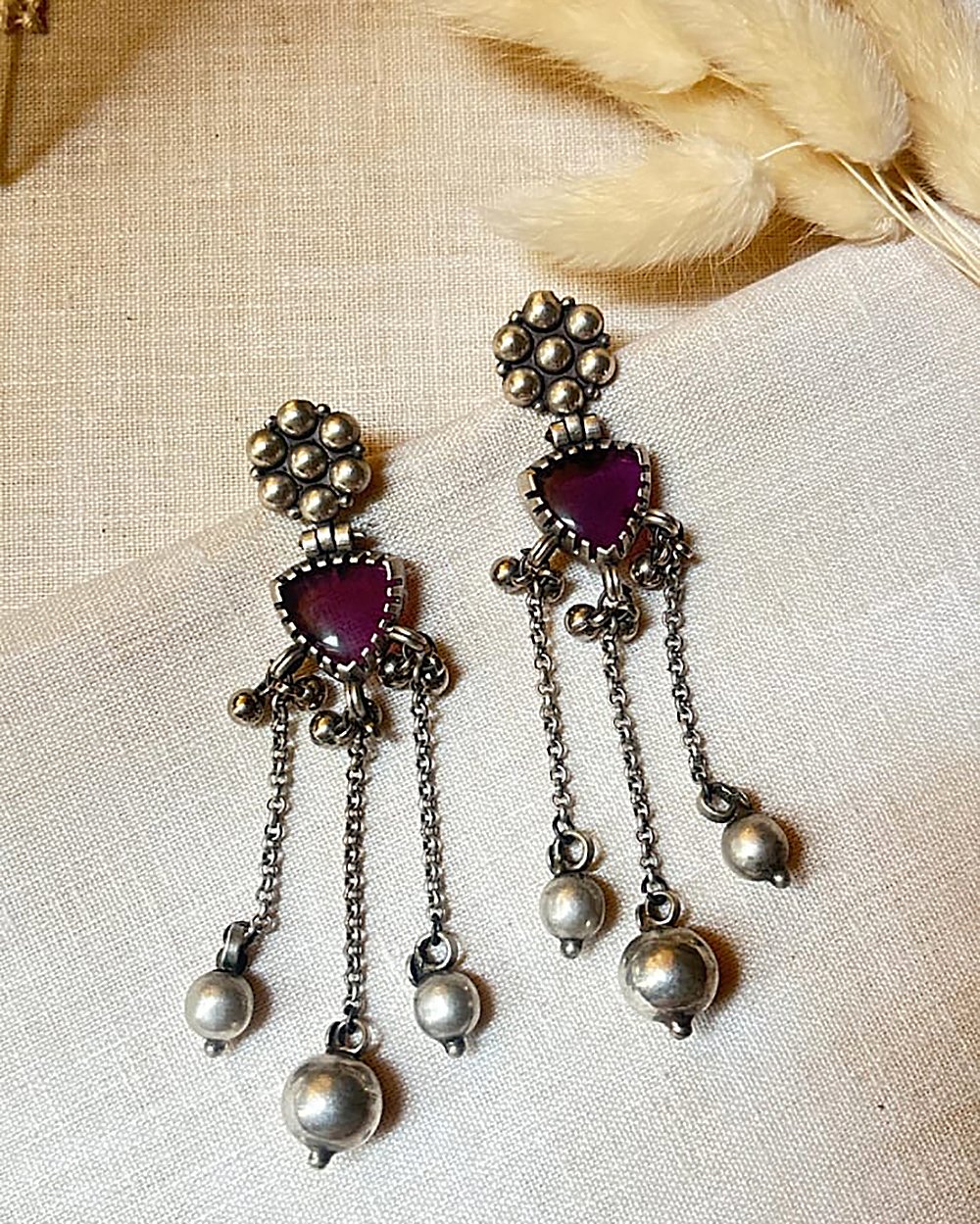 Gulabi Raatrani Ball Drops