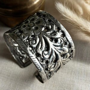 Bagh Chiselled Cuff