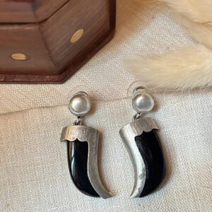 Noir Fang Pearl Drops